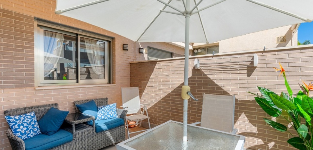 Herverkoop - Herenhuis -
Torre de la Horadada