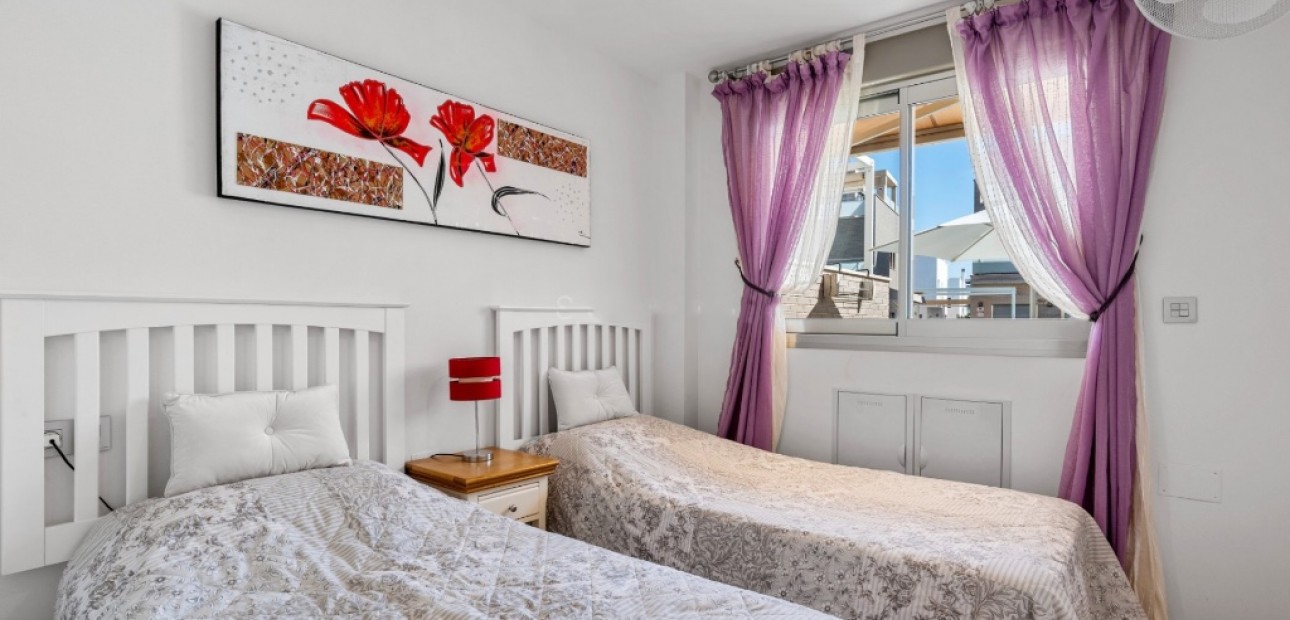 Herverkoop - Herenhuis -
Torre de la Horadada