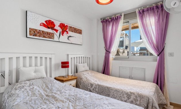 Herverkoop - Herenhuis -
Torre de la Horadada