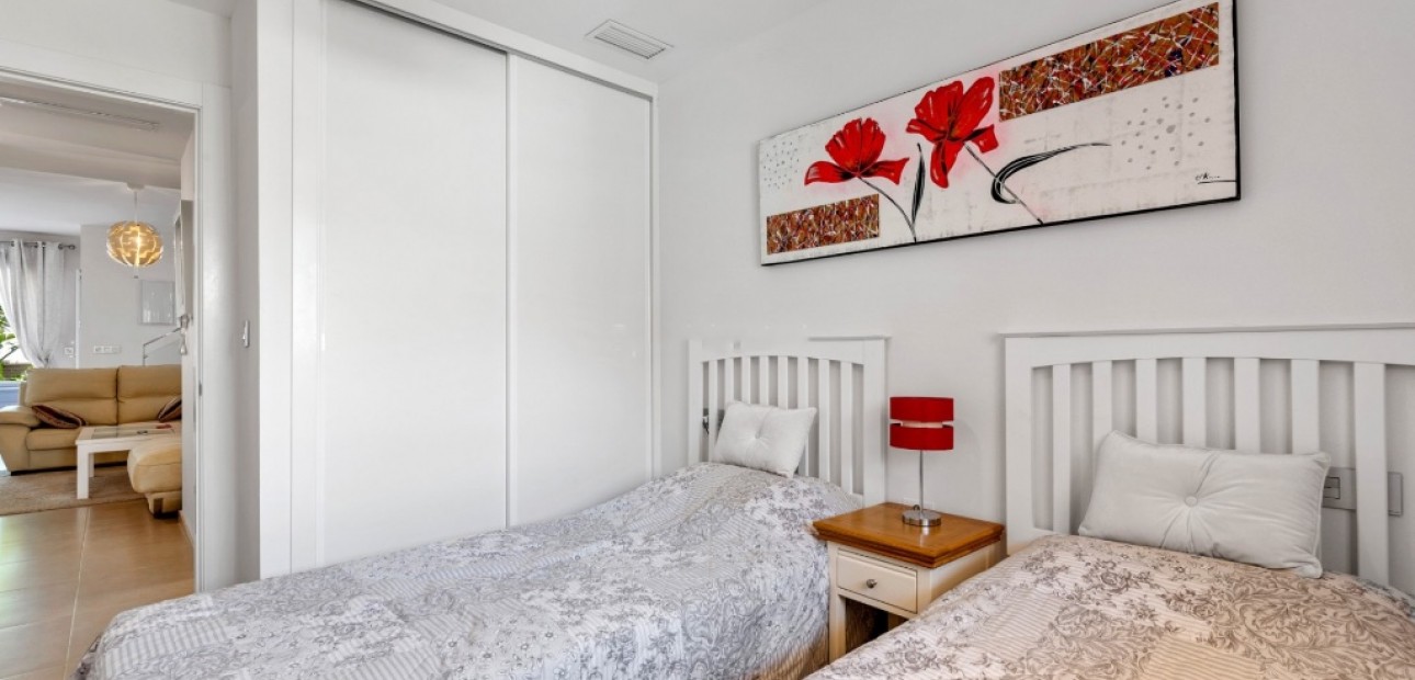 Herverkoop - Herenhuis -
Torre de la Horadada