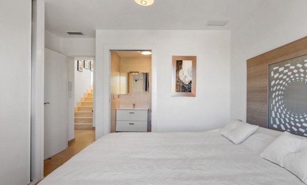 Herverkoop - Herenhuis -
Torre de la Horadada