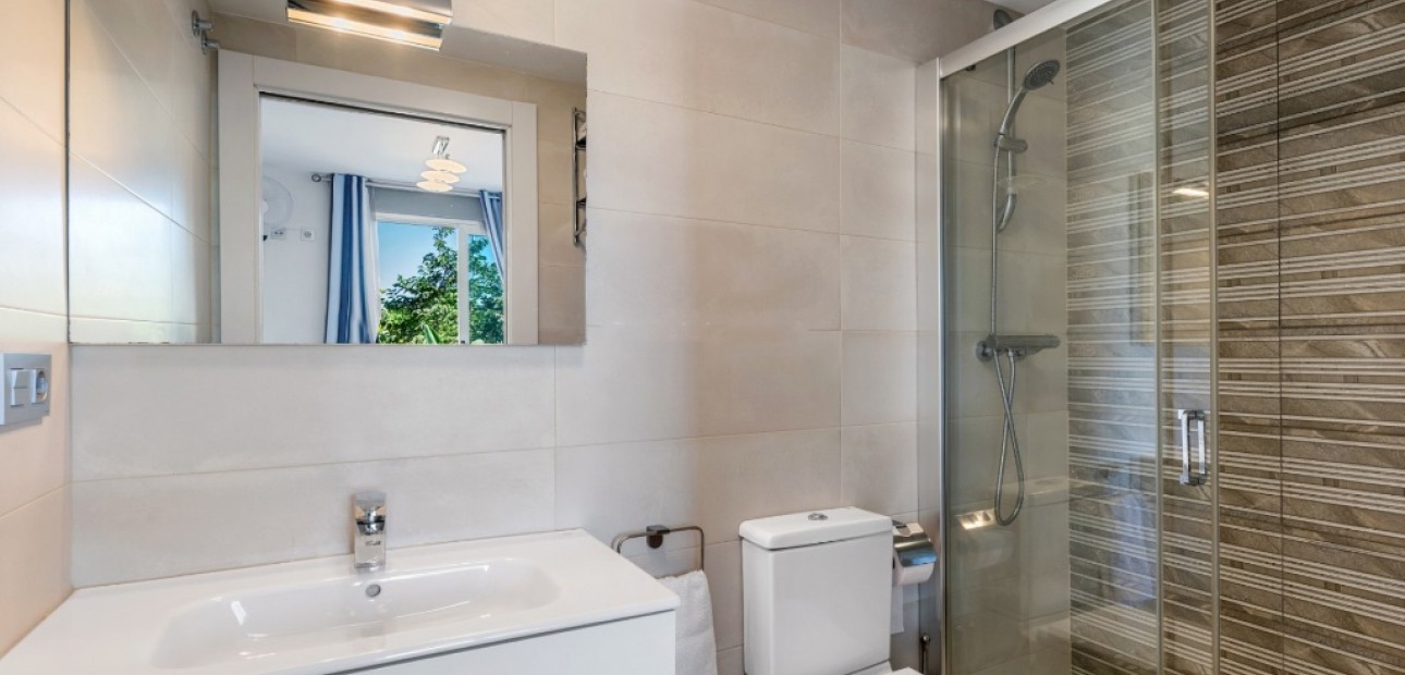 Herverkoop - Herenhuis -
Torre de la Horadada