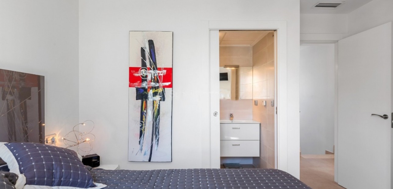 Herverkoop - Herenhuis -
Torre de la Horadada