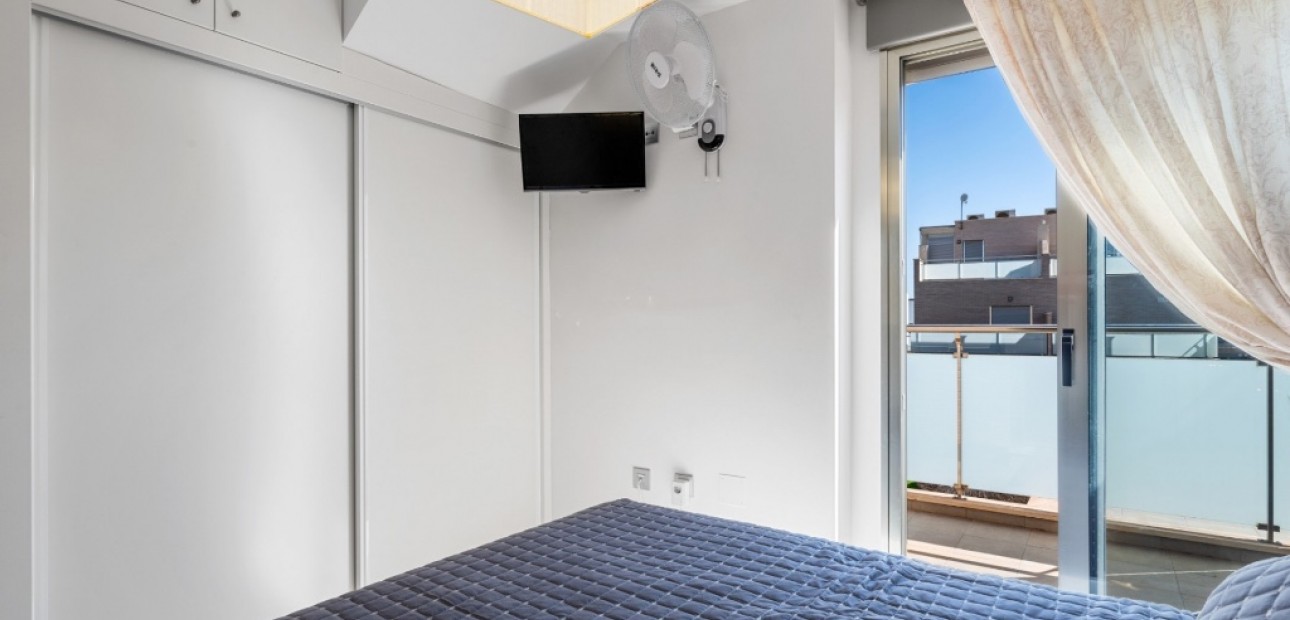 Herverkoop - Herenhuis -
Torre de la Horadada