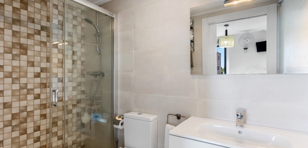 Herverkoop - Herenhuis -
Torre de la Horadada