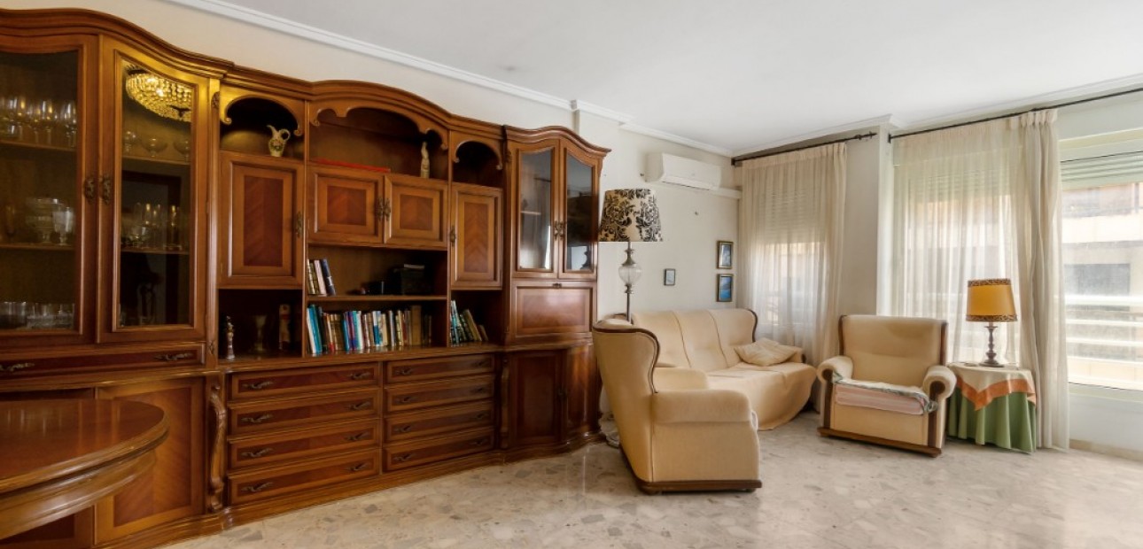 Herverkoop - Appartement / flat -
Torrevieja