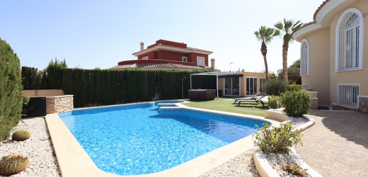 Herverkoop - Villa -
Ciudad Quesada