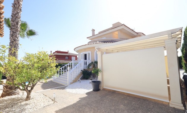 Herverkoop - Villa -
Ciudad Quesada