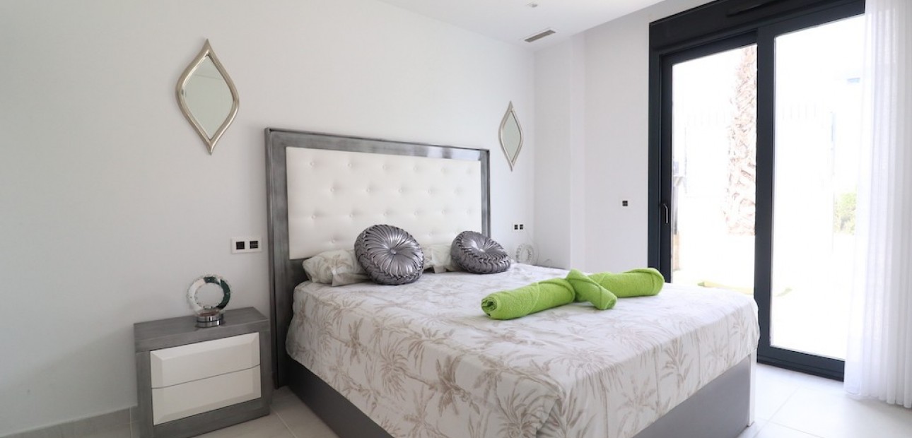 Sale - Villa -
San Miguel de Salinas