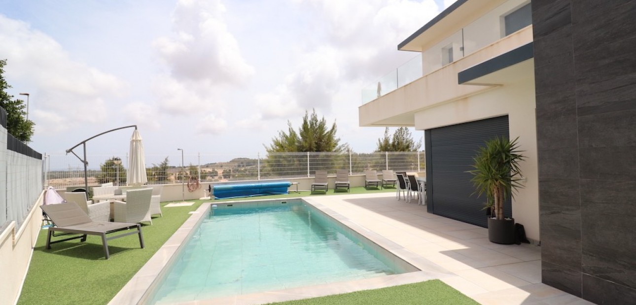 Sale - Villa -
San Miguel de Salinas
