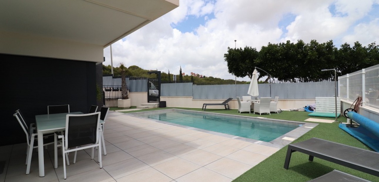 Sale - Villa -
San Miguel de Salinas