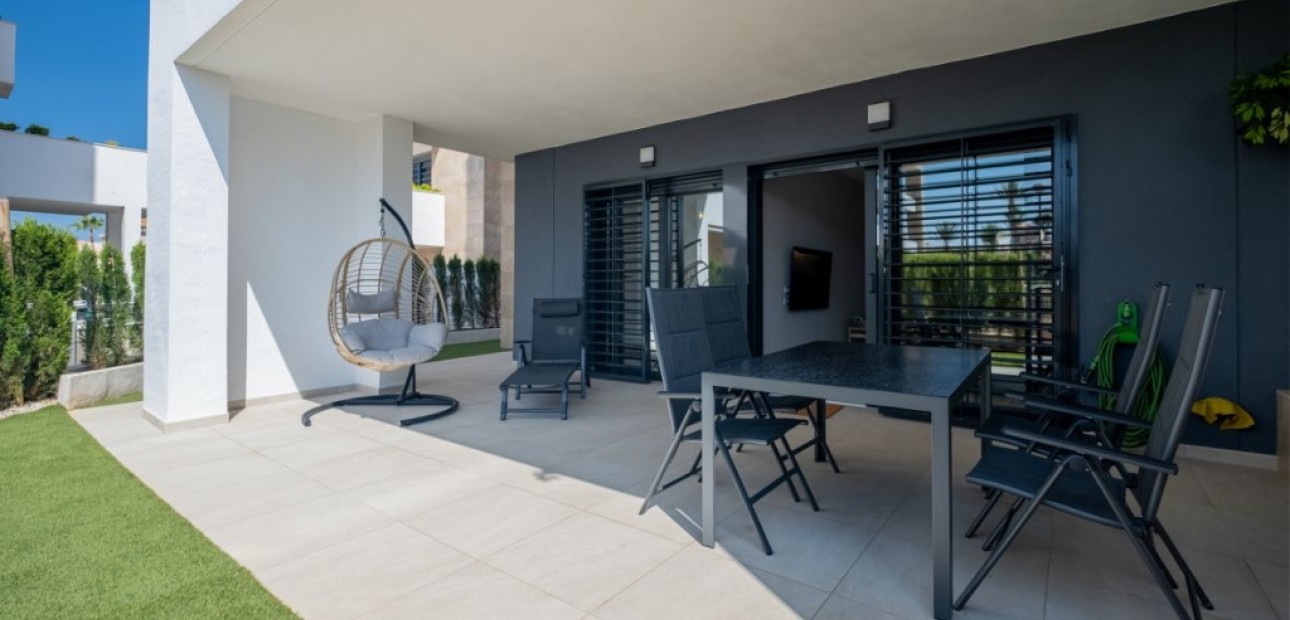 Venta - Apartamento / piso -
La Zenia