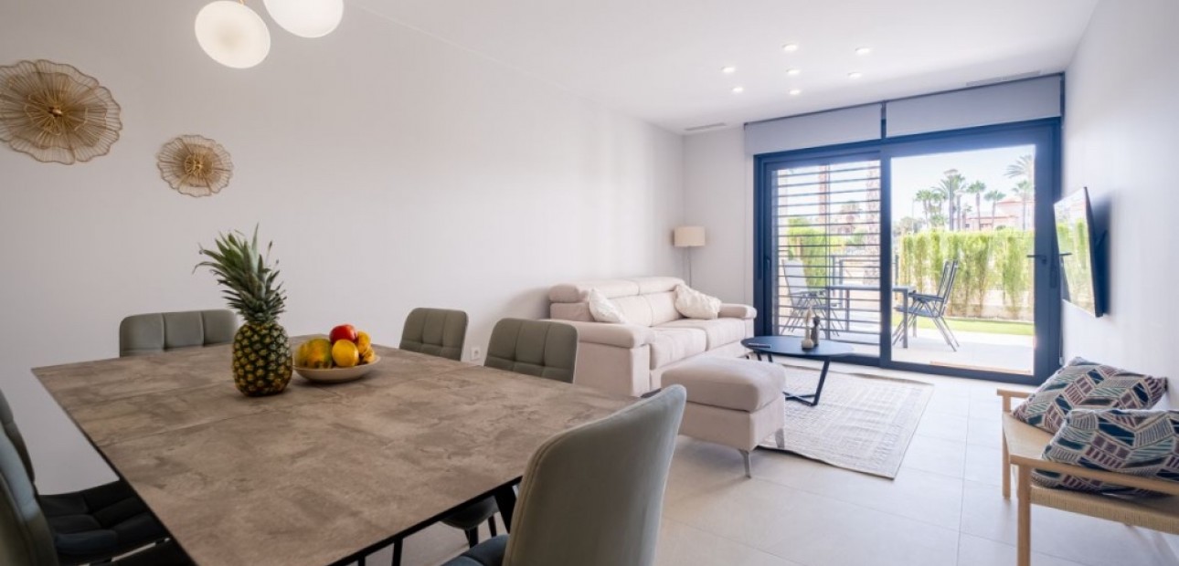 Venta - Apartamento / piso -
La Zenia