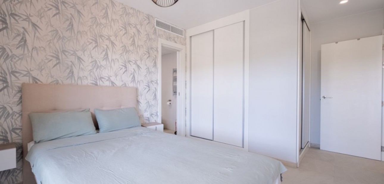 Venta - Apartamento / piso -
La Zenia