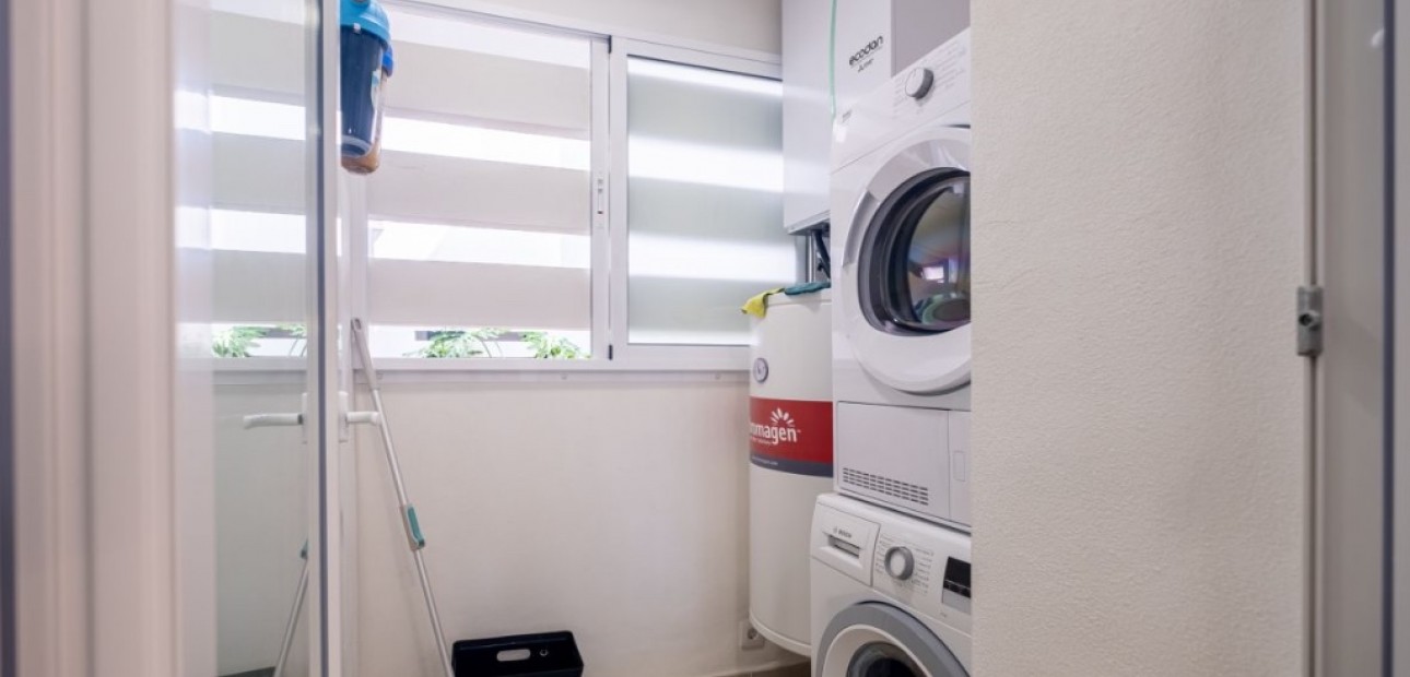 Venta - Apartamento / piso -
La Zenia