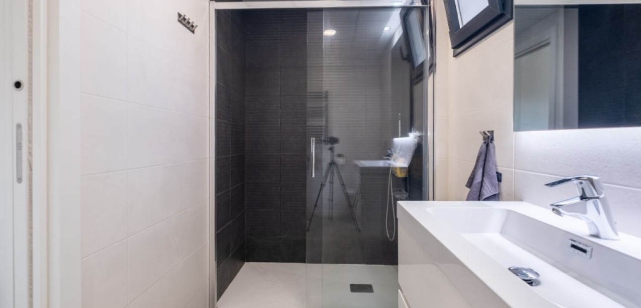 Venta - Apartamento / piso -
La Zenia