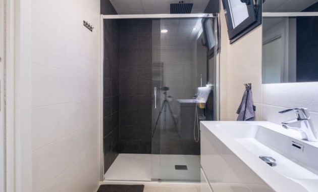 Venta - Apartamento / piso -
La Zenia