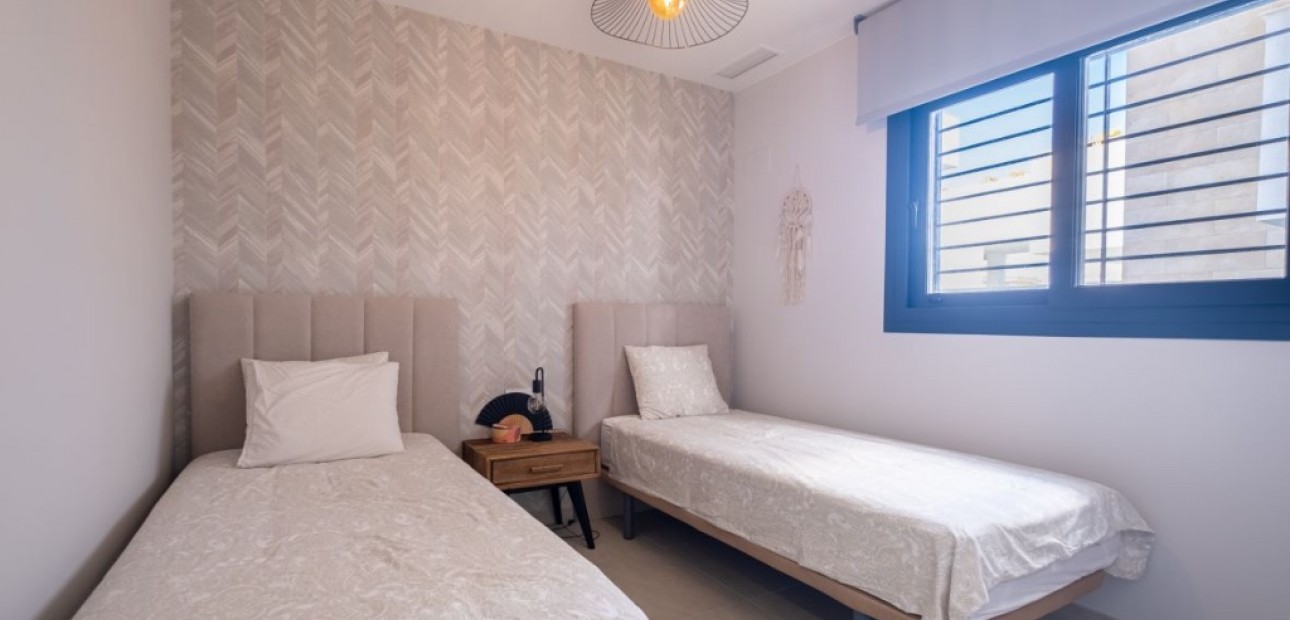 Venta - Apartamento / piso -
La Zenia