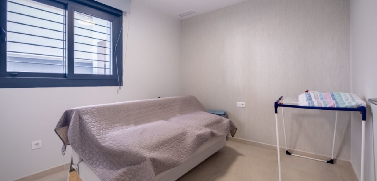 Venta - Apartamento / piso -
La Zenia