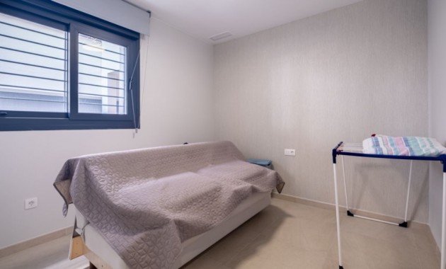 Venta - Apartamento / piso -
La Zenia