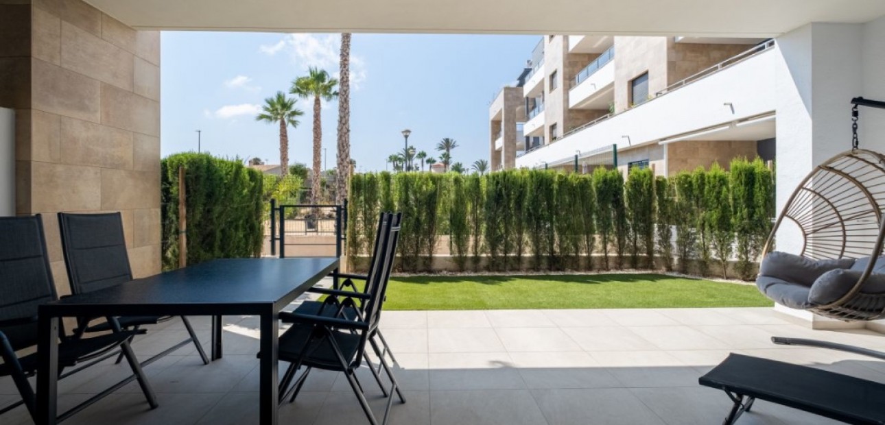 Venta - Apartamento / piso -
La Zenia