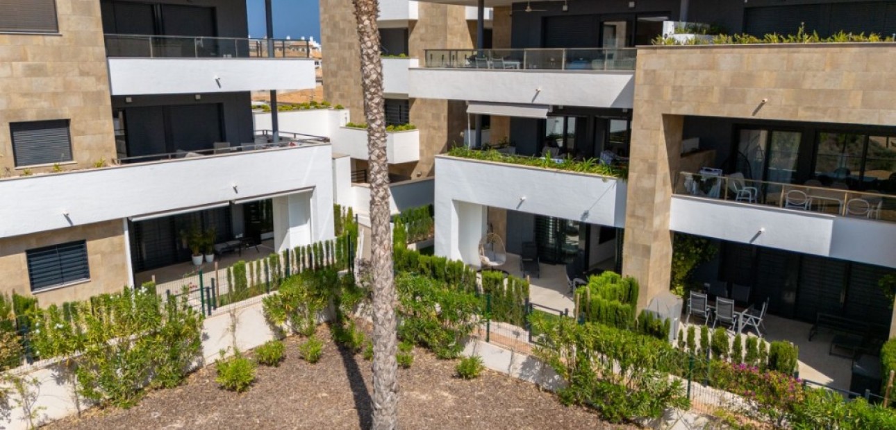 Venta - Apartamento / piso -
La Zenia