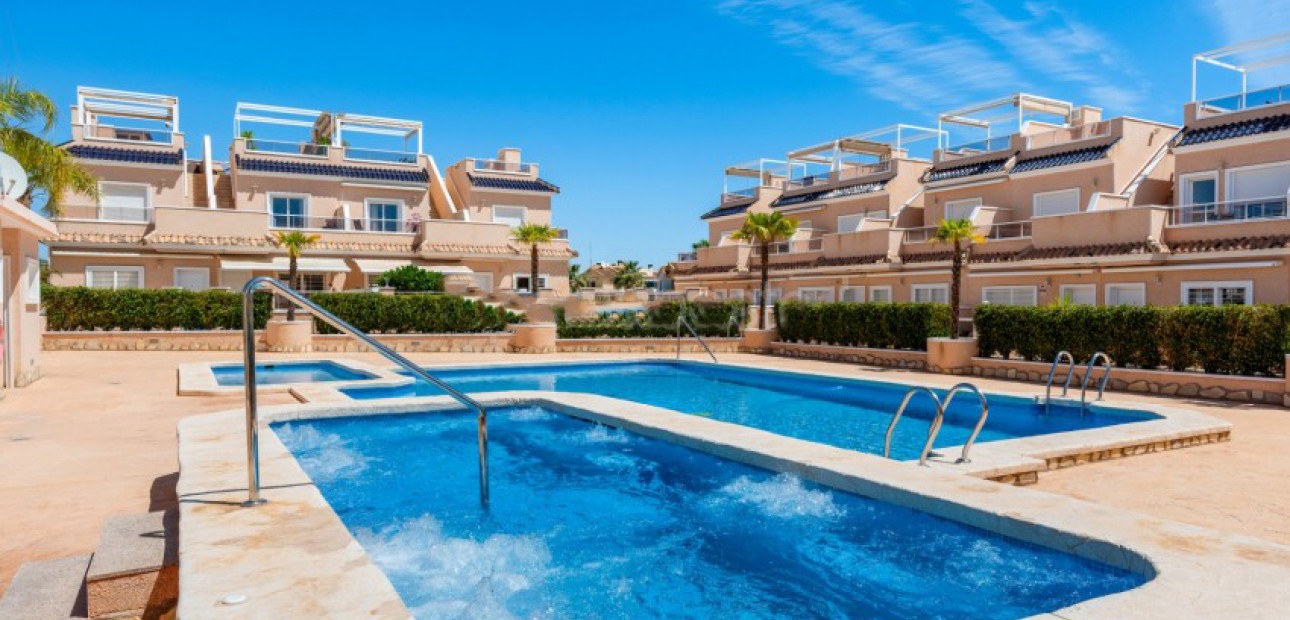 Herverkoop - Herenhuis -
Cabo Roig - Lomas de Cabo Roig