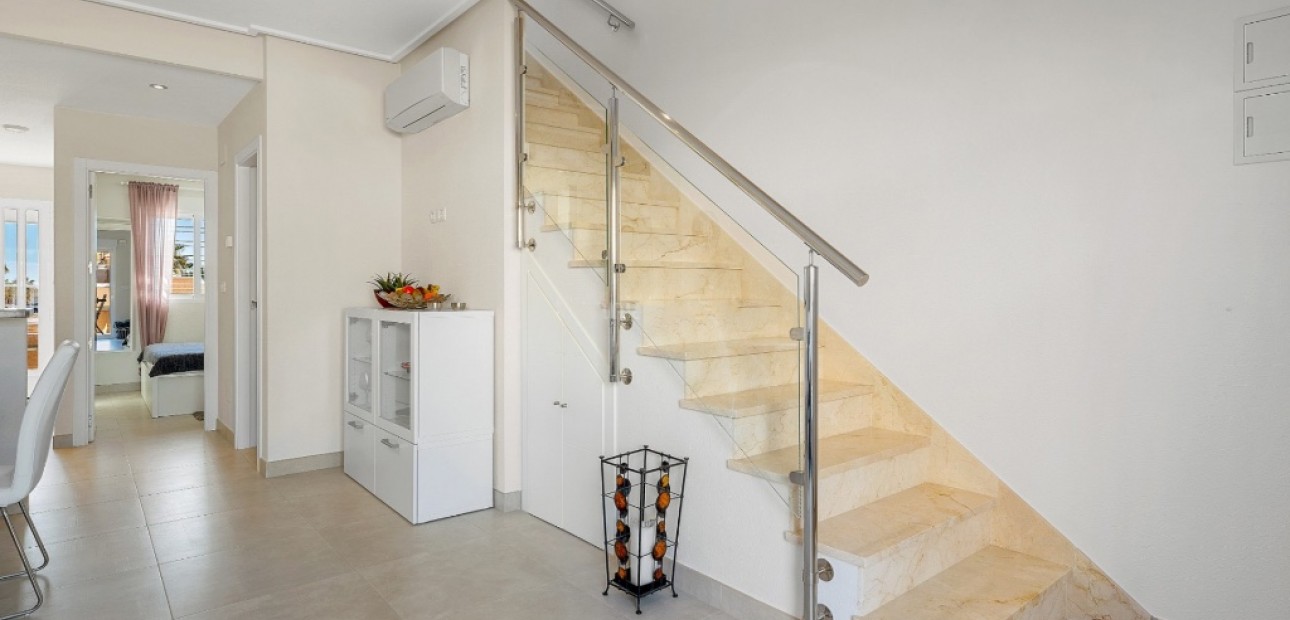 Herverkoop - Herenhuis -
Cabo Roig - Lomas de Cabo Roig