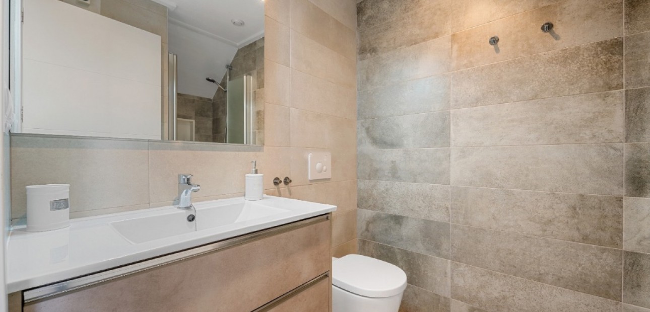 Herverkoop - Herenhuis -
Cabo Roig - Lomas de Cabo Roig