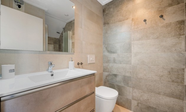 Herverkoop - Herenhuis -
Cabo Roig - Lomas de Cabo Roig