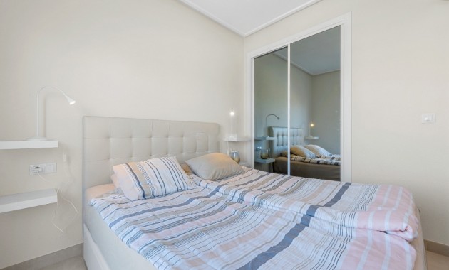 Herverkoop - Herenhuis -
Cabo Roig - Lomas de Cabo Roig