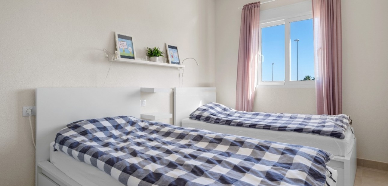 Herverkoop - Herenhuis -
Cabo Roig - Lomas de Cabo Roig