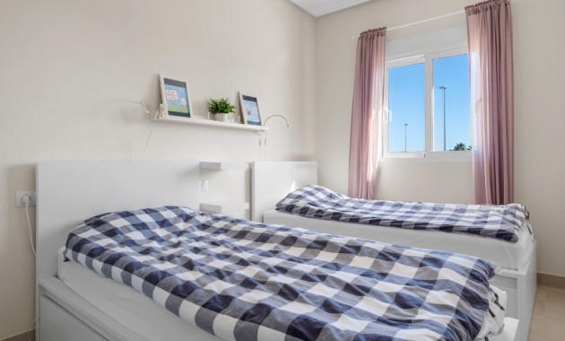 Herverkoop - Herenhuis -
Cabo Roig - Lomas de Cabo Roig