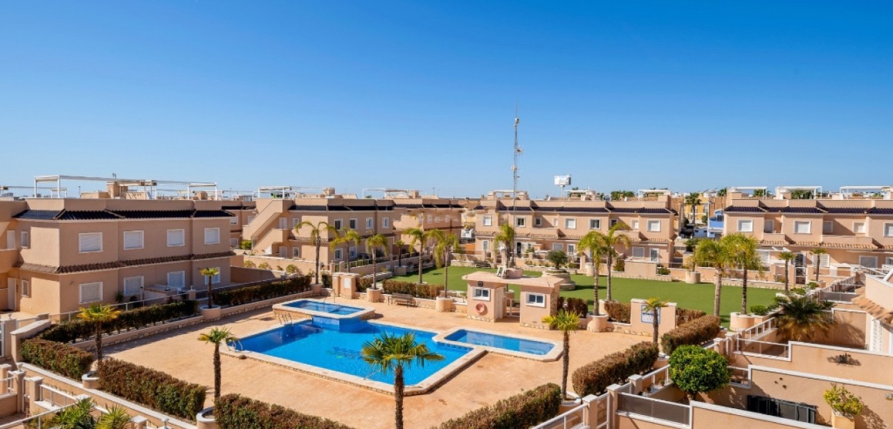 Herverkoop - Herenhuis -
Cabo Roig - Lomas de Cabo Roig