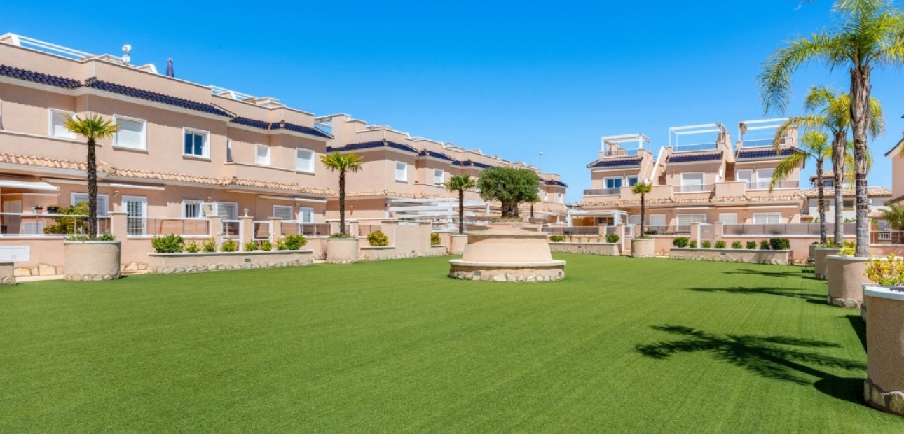 Herverkoop - Herenhuis -
Cabo Roig - Lomas de Cabo Roig