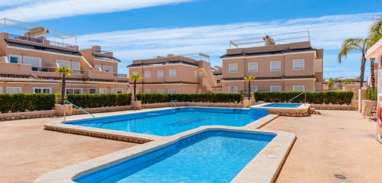 Herverkoop - Herenhuis -
Cabo Roig - Lomas de Cabo Roig