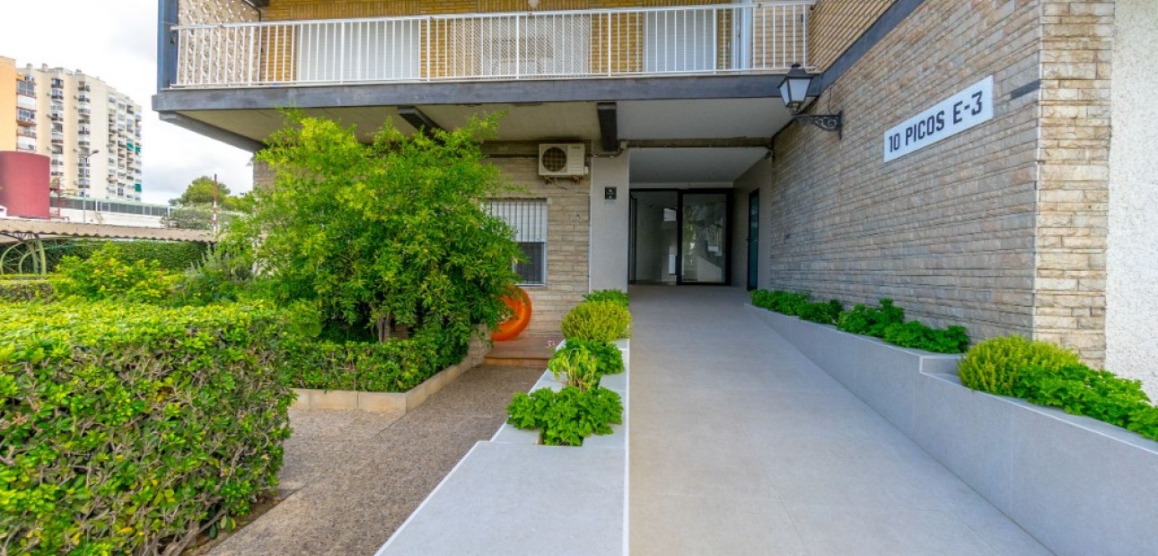 Herverkoop - Appartement / flat -
Campoamor