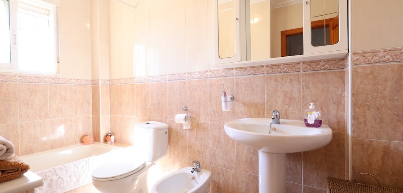 Herverkoop - Herenhuis -
Cabo Roig - Lomas de Cabo Roig