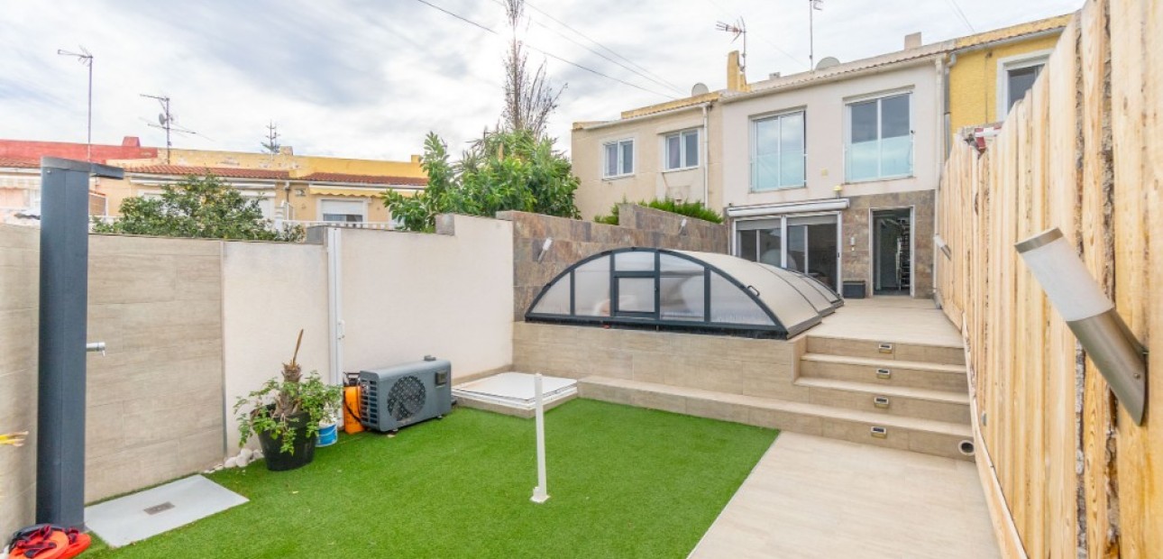 Herverkoop - Herenhuis -
Los Balcones