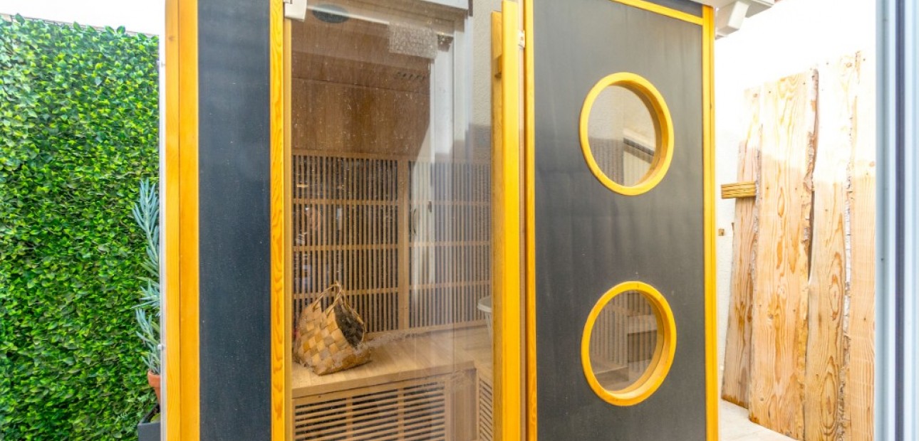 Herverkoop - Herenhuis -
Los Balcones