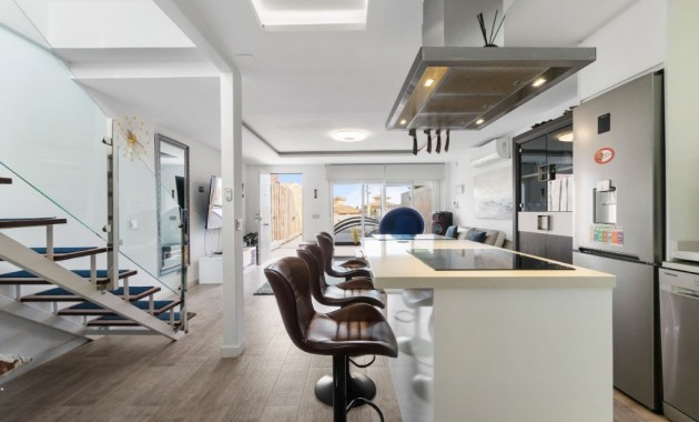 Herverkoop - Herenhuis -
Los Balcones