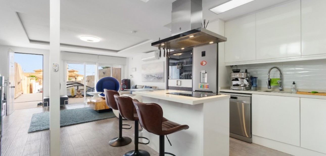 Herverkoop - Herenhuis -
Los Balcones