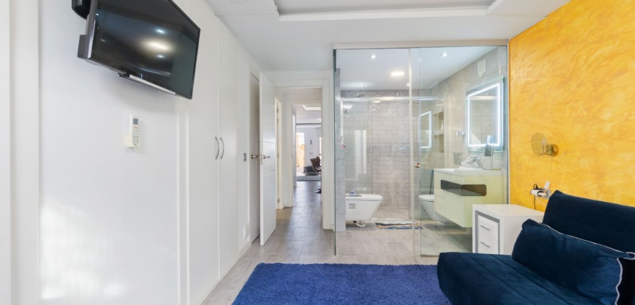 Herverkoop - Herenhuis -
Los Balcones