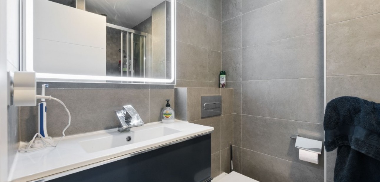 Herverkoop - Herenhuis -
Los Balcones