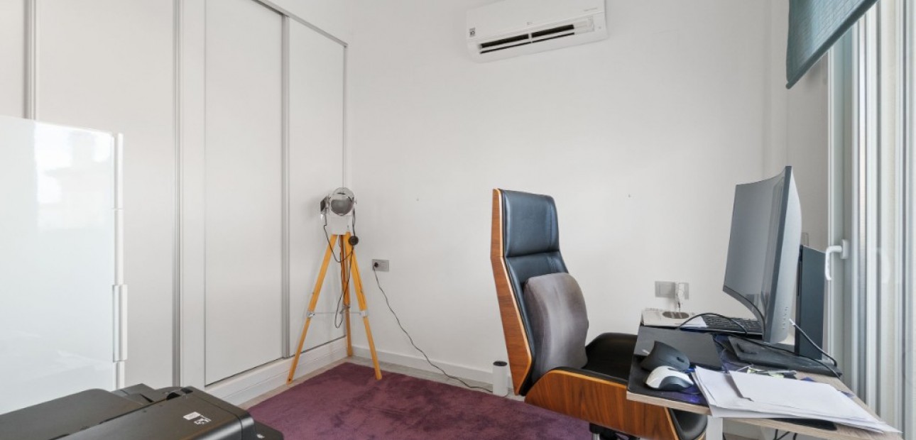 Herverkoop - Herenhuis -
Los Balcones