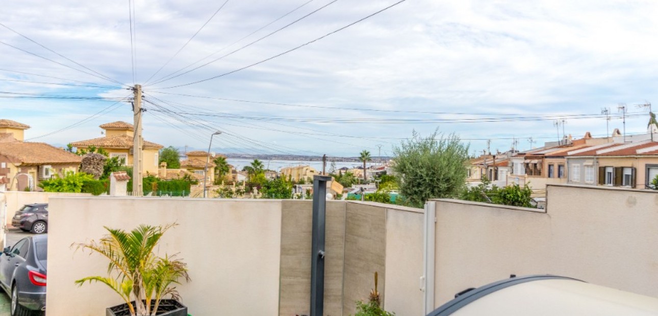 Herverkoop - Herenhuis -
Los Balcones