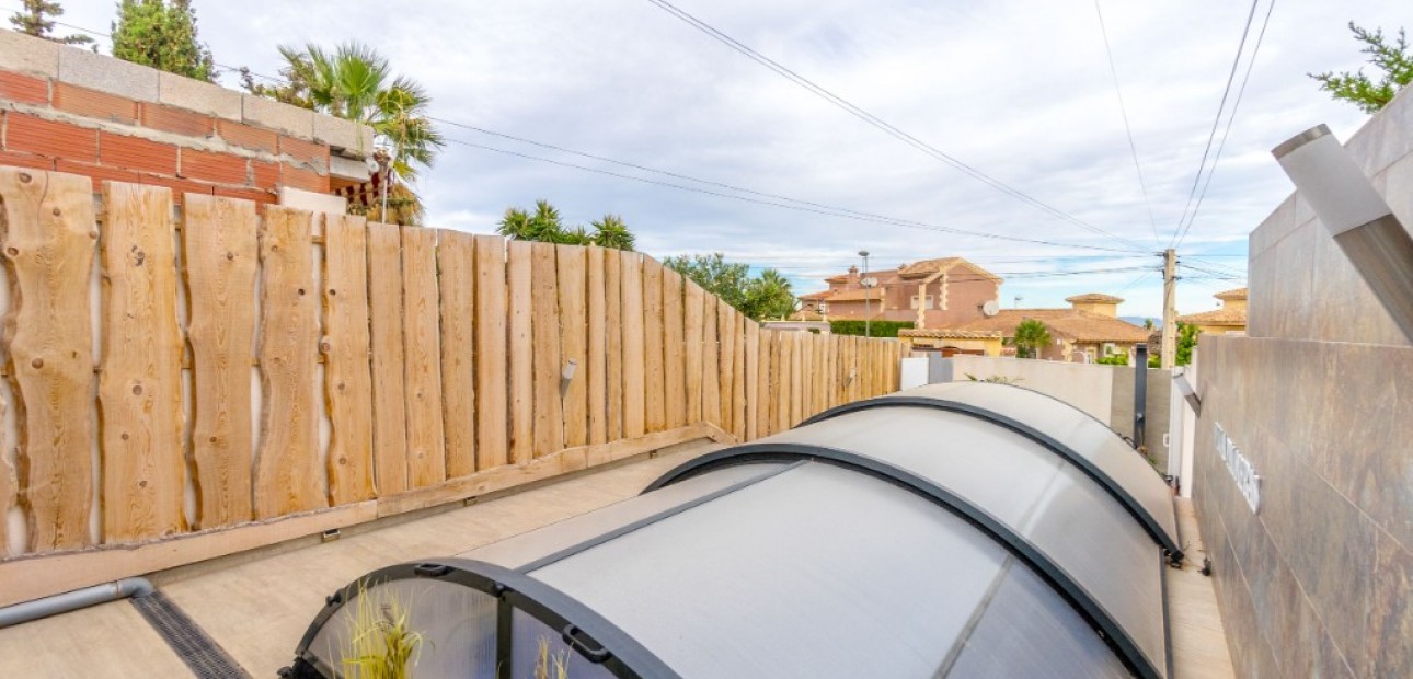 Herverkoop - Herenhuis -
Los Balcones