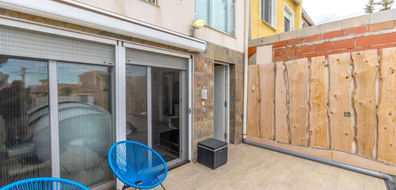 Herverkoop - Herenhuis -
Los Balcones