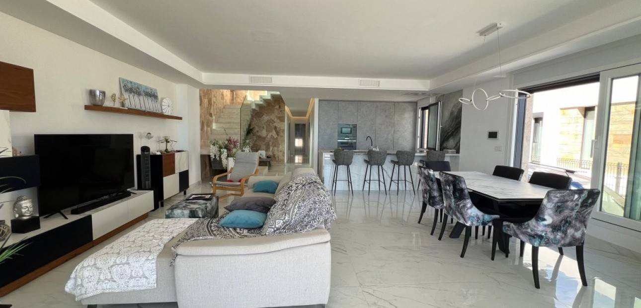 Venta - Villa -
La Mata