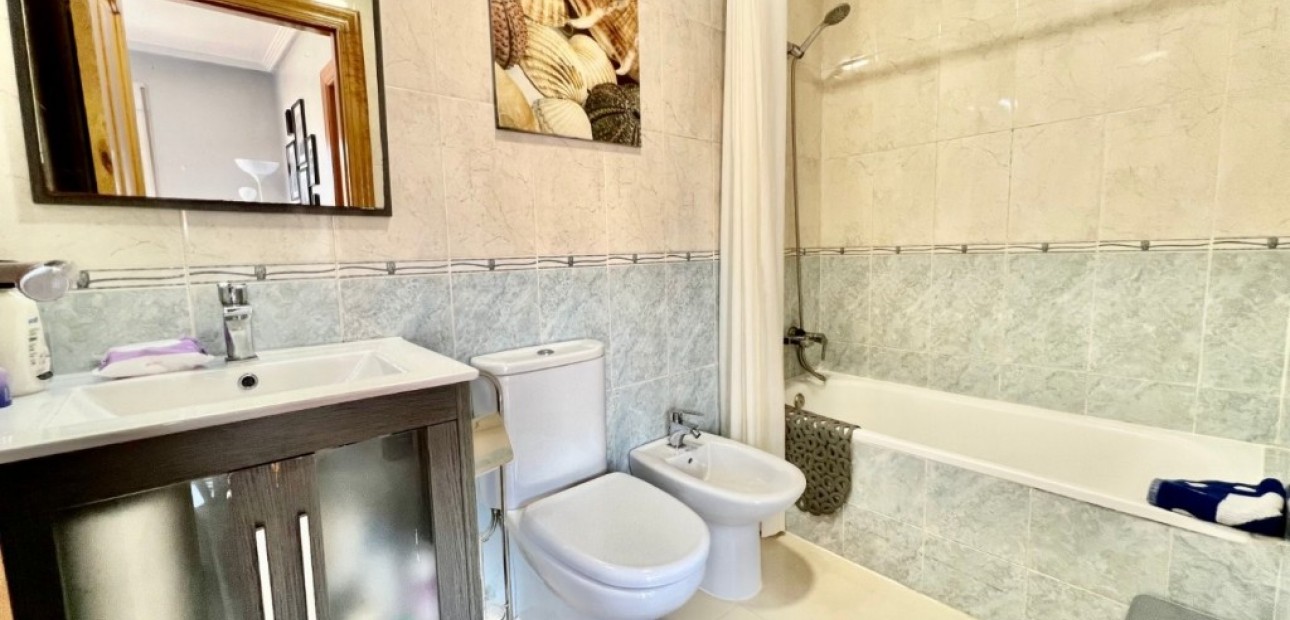 Sale - Apartment / flat -
Torrevieja